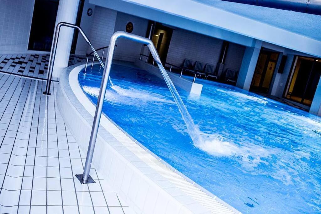 Premium Apartment For Old Town & Jewish Quarter - Balcony Plus Pool Onsite Краков Экстерьер фото